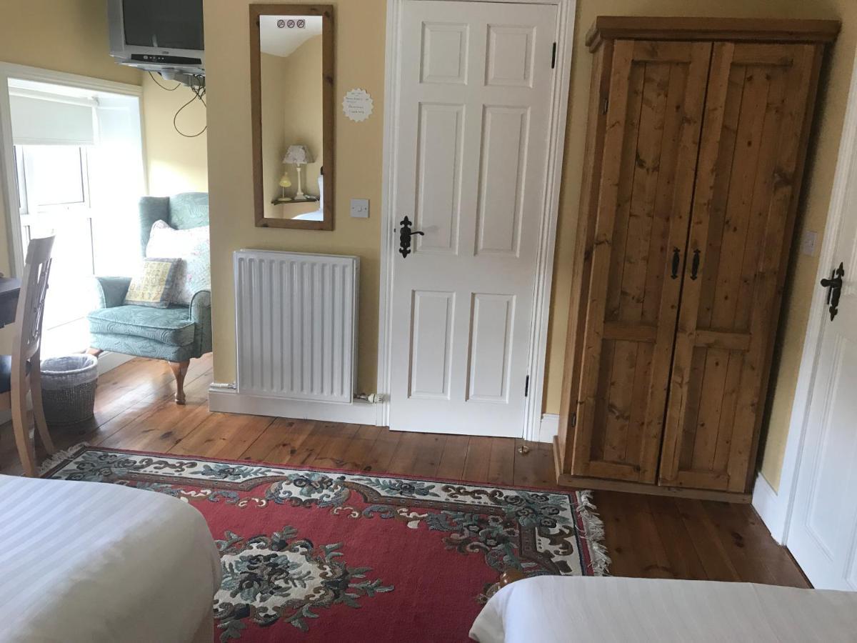 Teac Seain Bar & Bnb Anascaul Buitenkant foto