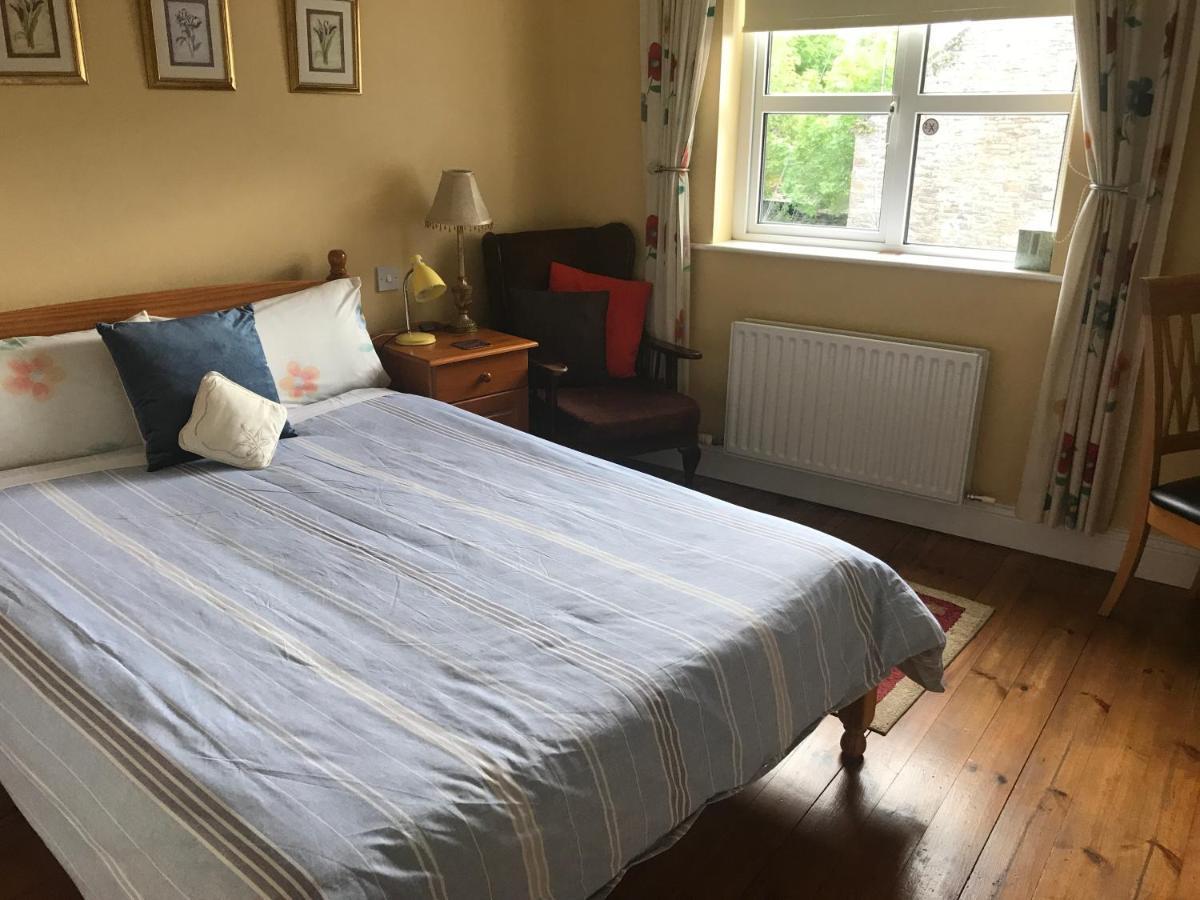 Teac Seain Bar & Bnb Anascaul Buitenkant foto