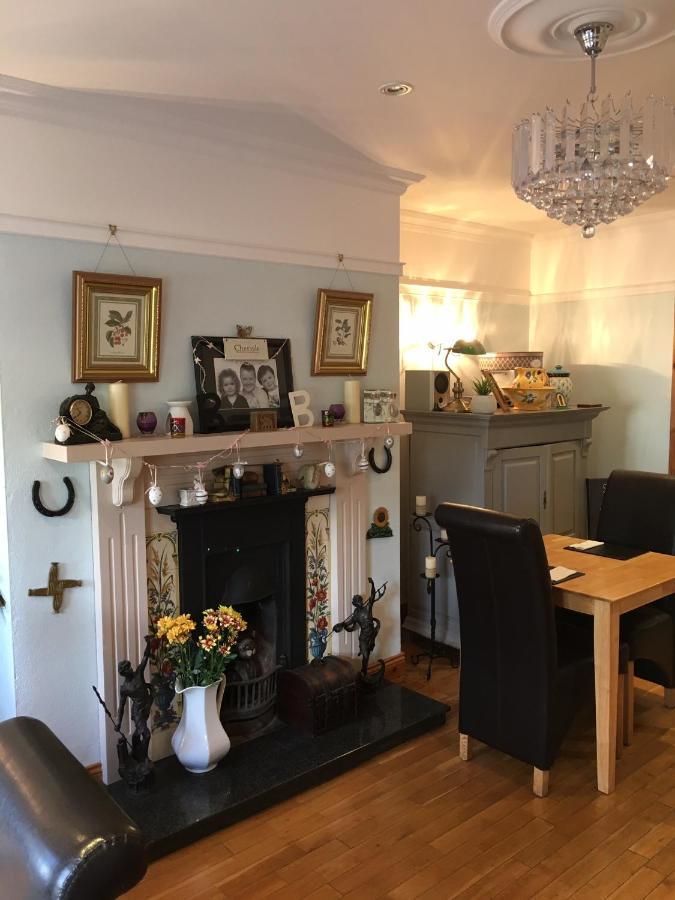 Teac Seain Bar & Bnb Anascaul Buitenkant foto