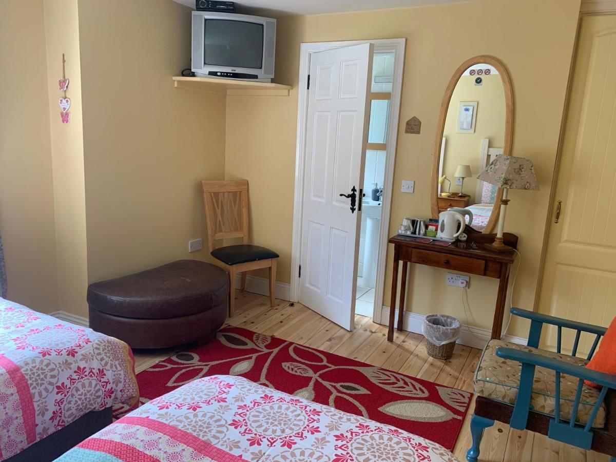 Teac Seain Bar & Bnb Anascaul Buitenkant foto