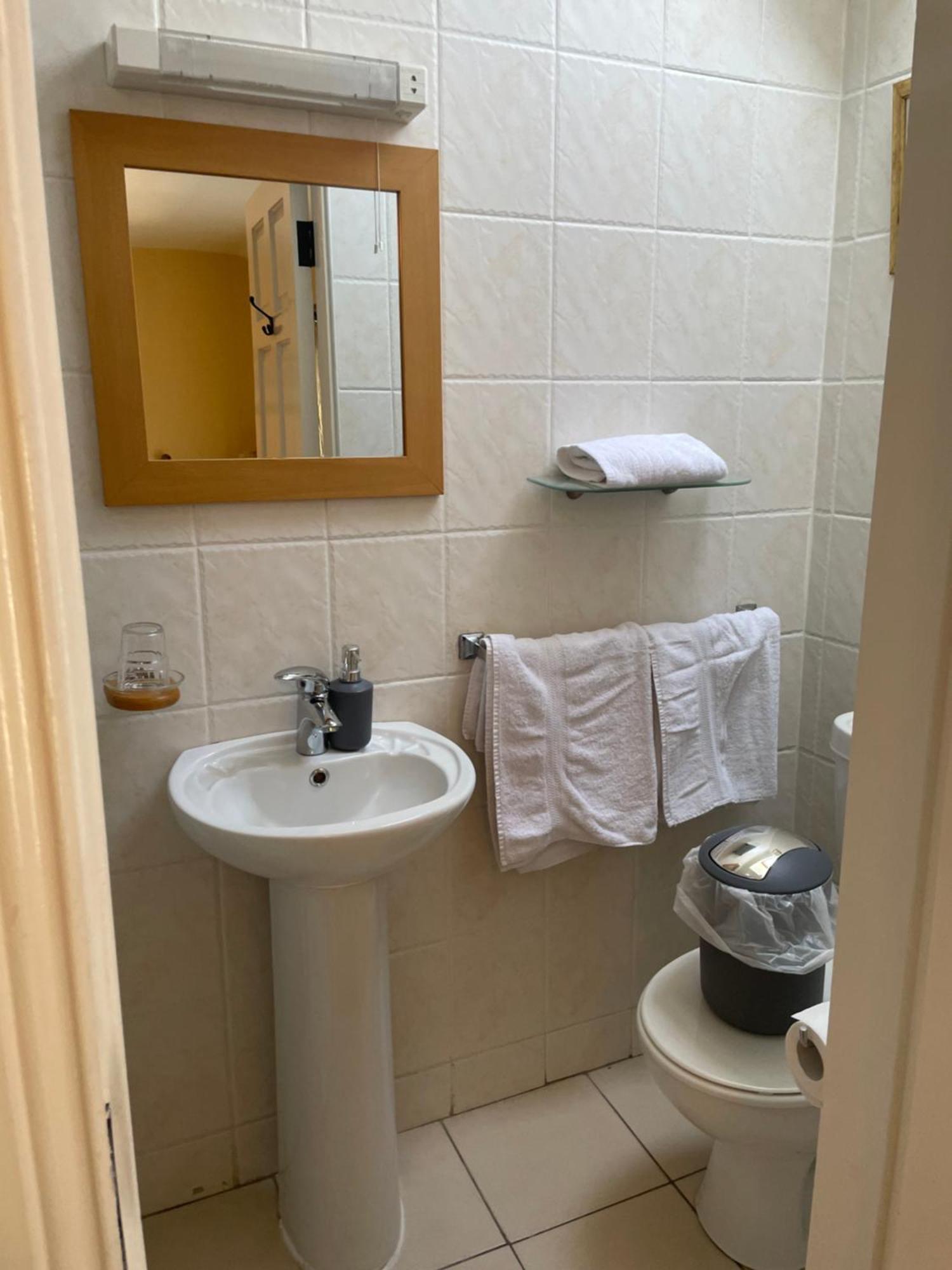 Teac Seain Bar & Bnb Anascaul Buitenkant foto